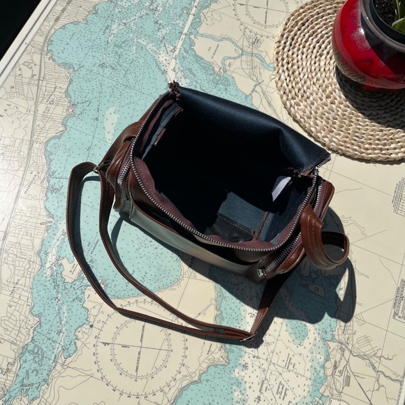 Vintage Brown Vinyl Camera Bag - Picture 4 of 4